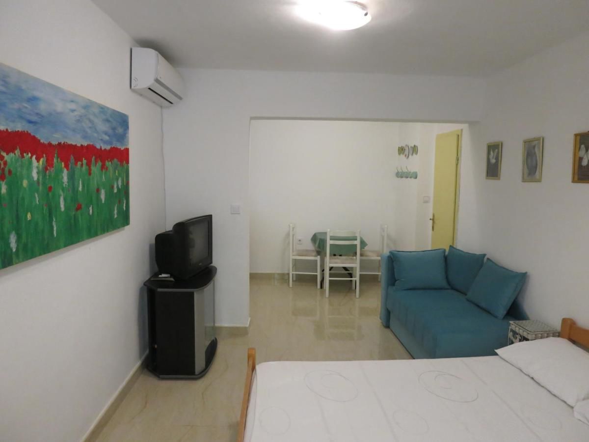 Апартаменты charming apartments in Rafailovici Будва-23